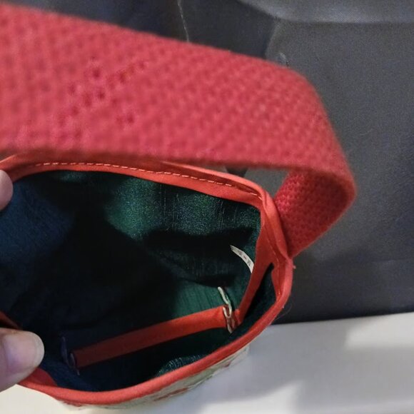 NEW Set of 2 Reusable Fabric Gift Bags Pointsetta Red Green w/ Ribbon Bow 6x6x2" - Picture 11 of 11